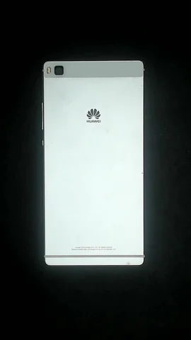 Foto tomada del Huawei P8 de R**l posterior a la reparación de cámara trasera el 28 de Octubre de 2021