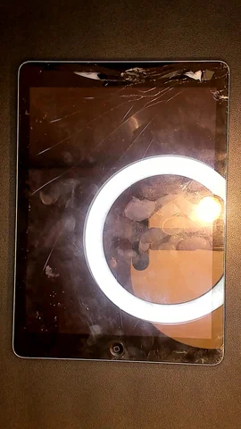 Apple iPad Air 1 de F*******o antes de la reparación de cristal digitalizador