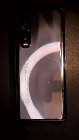 Oppo Find X2 Pro de F******o antes de la reparación de tapa trasera