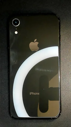 Foto tomada del Apple iPhone XR de C****i posterior a la reparación de lente de cámara trasera el 18 de Noviembre de 2021