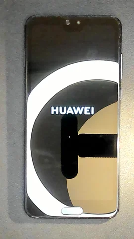 Foto tomada del Huawei P20 Pro de I****l posterior a la reparación de pantalla el 20 de Noviembre de 2021