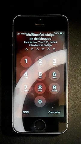 Apple iPhone SE de J****r antes de la reparación de electrónica de botón de encendido y electrónica de botones de volumen