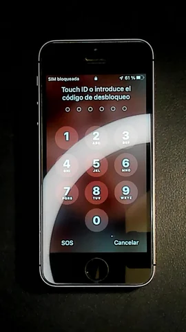 Foto tomada del Apple iPhone SE de J****r posterior a la reparación de electrónica de botón de encendido y electrónica de botones de volumen el 22 de Noviembre de 2021