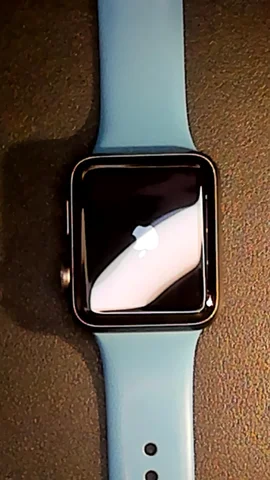 Foto tomada del Apple Watch Serie 3 42mm de J**é posterior a la reparación de cristal digitalizador el 23 de Noviembre de 2021