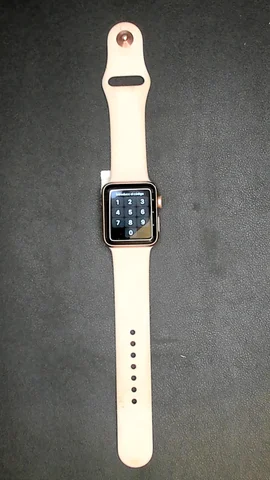 Foto tomada del Apple Watch Serie 3 38mm de A******n posterior a la reparación de batería el 26 de Noviembre de 2021