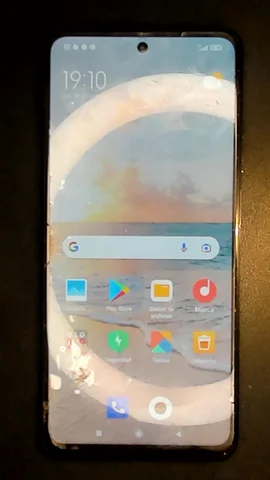 Xiaomi Mi 10T Lite 5G de I**s antes de la reparación de pantalla
