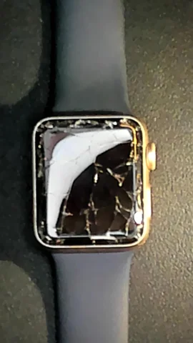 Apple Watch Serie 2 38mm de P***r antes de la reparación de cristal digitalizador