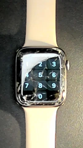 Apple Watch Serie 4 44mm de D****é antes de la reparación de cristal digitalizador