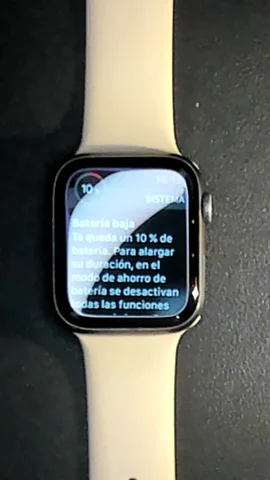 Foto tomada del Apple Watch Serie 4 44mm de D****é posterior a la reparación de cristal digitalizador el 13 de Diciembre de 2021