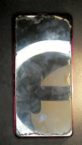 Xiaomi Mi 9T de A****o antes de la reparación de batería y puerto de carga y micrófono y lente de cámara trasera