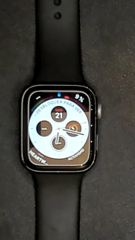 Foto tomada del Apple Watch Serie 4 44mm de H***i posterior a la reparación de cristal (sólo cristal y no el digitalizador) el 18 de Diciembre de 2021