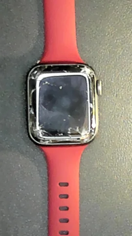 Apple Watch Serie 4 40mm de E*a antes de la reparación de cristal digitalizador