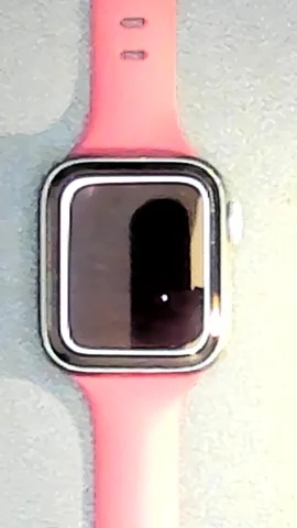 Foto tomada del Apple Watch Serie 4 40mm de E*a posterior a la reparación de cristal digitalizador el 22 de Diciembre de 2021