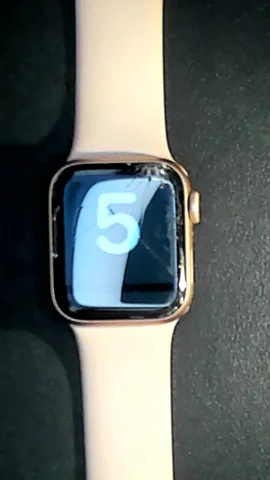 Apple Watch SE 40mm de A******a antes de la reparación de cristal digitalizador