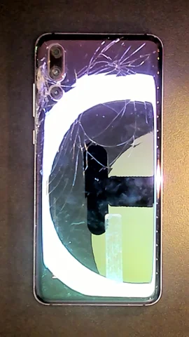 Huawei P20 Pro de J******n antes de la reparación de batería y tapa trasera