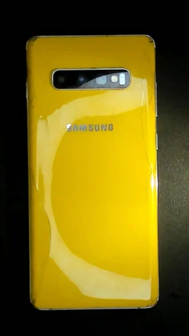 Samsung Galaxy S10+ de J**é antes de la reparación de batería y tapa trasera y pantalla