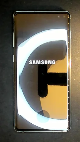 Foto tomada del Samsung Galaxy S10+ de Á*****s posterior a la reparación de pantalla el 27 de Diciembre de 2021