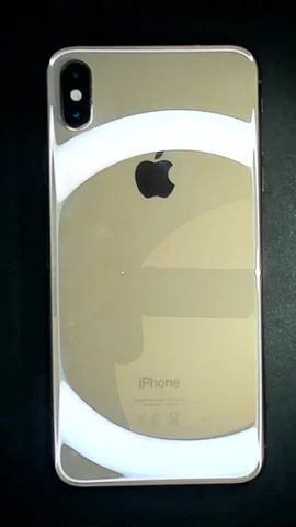 Foto tomada del Apple iPhone XS Max de S**a posterior a la reparación de tapa trasera el 3 de Enero de 2022