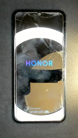 Honor 10 Lite de G******a antes de la reparación de pantalla