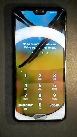 Huawei P20 de M****a antes de la reparación de pantalla