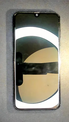 Samsung Galaxy A40 de M****l antes de la reparación de puerto de carga