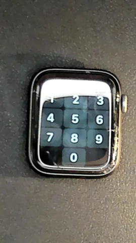 Apple Watch Serie 4 44mm de J***s antes de la reparación de cristal (sólo cristal y no el digitalizador)