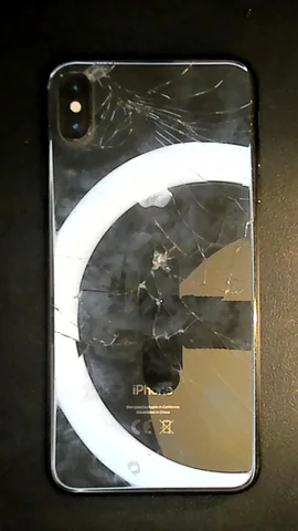 Apple iPhone XS Max de M***a antes de la reparación de tapa trasera