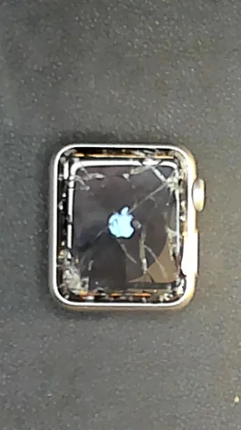 Apple Watch Serie 1 38mm de A*****o antes de la reparación de pantalla