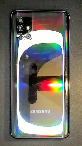 Samsung Galaxy A51 de M***a antes de la reparación de lente de cámara trasera