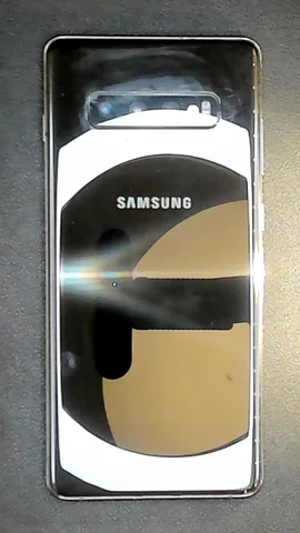 Foto tomada del Samsung Galaxy S10+ de J**é posterior a la reparación de lente de cámara trasera el 1 de Febrero de 2022