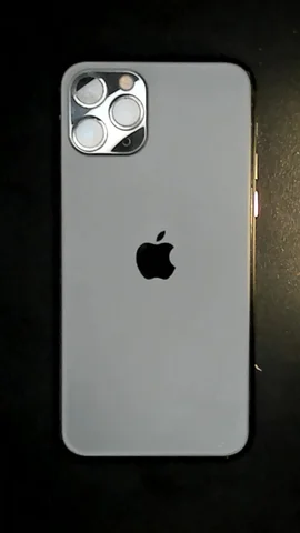 Foto tomada del Apple iPhone 11 Pro de A****a posterior a la reparación de tapa trasera el 24 de Febrero de 2022