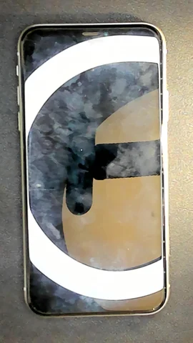 Apple iPhone XR de M***o antes de la reparación de batería