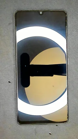 Samsung Galaxy A42 5G de S*******n antes de la reparación de pantalla