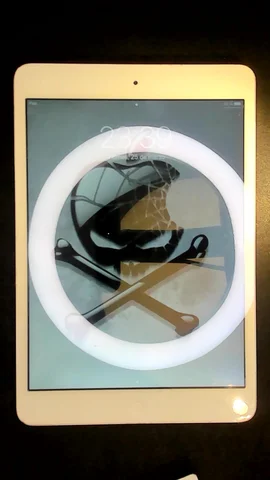 Foto tomada del Apple iPad mini 2 de C****n posterior a la reparación de batería el 22 de Marzo de 2022