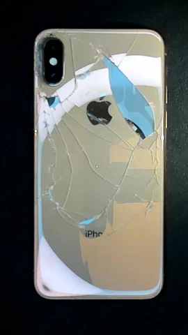 Apple iPhone XS de M****l antes de la reparación de pantalla y tapa trasera