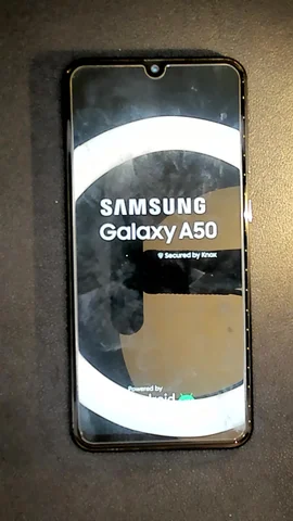 Samsung Galaxy A50 de A****s antes de la reparación de puerto de carga