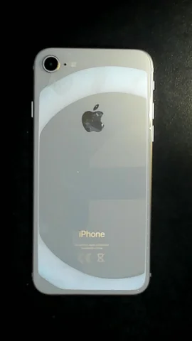 Apple iPhone 8 de F*******o antes de la reparación de cámara trasera