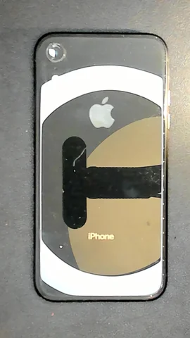 Apple iPhone XR de C****n antes de la reparación de lente de cámara trasera