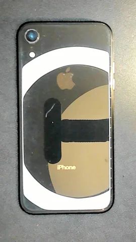 Foto tomada del Apple iPhone XR de C****n posterior a la reparación de lente de cámara trasera el 30 de Marzo de 2022