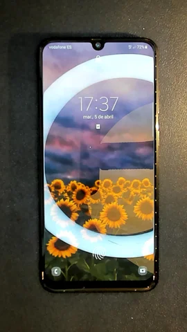 Foto tomada del Samsung Galaxy A50 de F***l posterior a la reparación de electrónica de botón de encendido y electrónica de botones de volumen el 5 de Abril de 2022