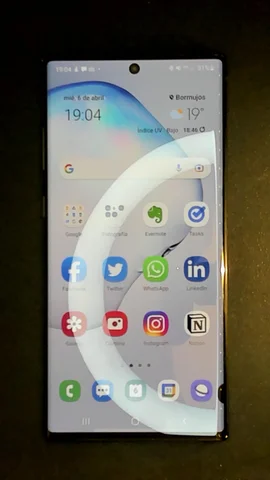 Samsung Galaxy Note10+ de D****n antes de la reparación de puerto de carga y micrófono