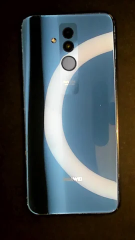 Foto tomada del Huawei Mate 20 lite de J**é posterior a la reparación de tapa trasera y pantalla el 11 de Abril de 2022