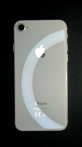 Foto tomada del Apple iPhone 8 de R****l posterior a la reparación de cámara trasera el 13 de Abril de 2022