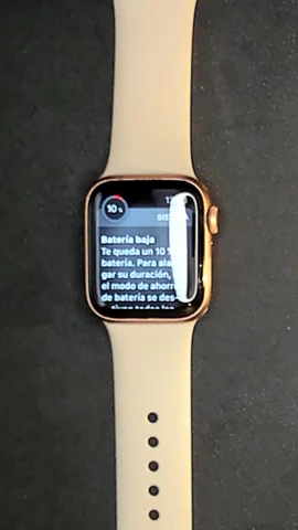 Foto tomada del Apple Watch SE 40mm de M****l posterior a la reparación de cristal digitalizador el 18 de Abril de 2022