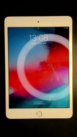 Apple iPad mini 4 (2015) de I****l antes de la reparación de pantalla