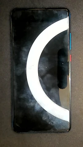 Xiaomi Mi 9T Pro de C****n antes de la reparación de pantalla