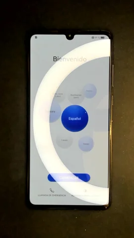 Foto tomada del Huawei P30 de M****l posterior a la reparación de pantalla el 5 de Mayo de 2022