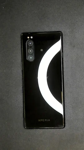 Foto tomada del Sony Xperia 5 de M******a posterior a la reparación de tapa trasera el 9 de Mayo de 2022
