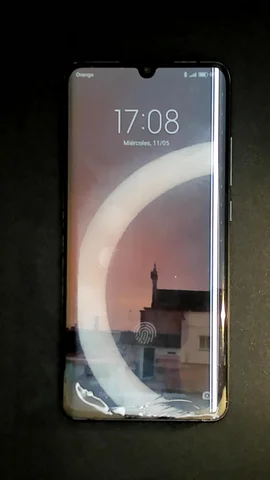 Xiaomi Mi Note 10 de J**e antes de la reparación de pantalla