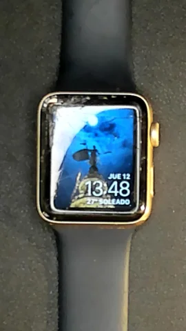 Apple Watch Serie 2 42mm de C****s antes de la reparación de cristal digitalizador